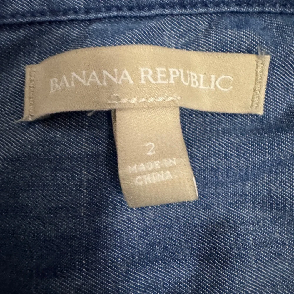 Banana Republic Chambray Blue Denim Shirt Dress Metal Buttons 100% Lyocell